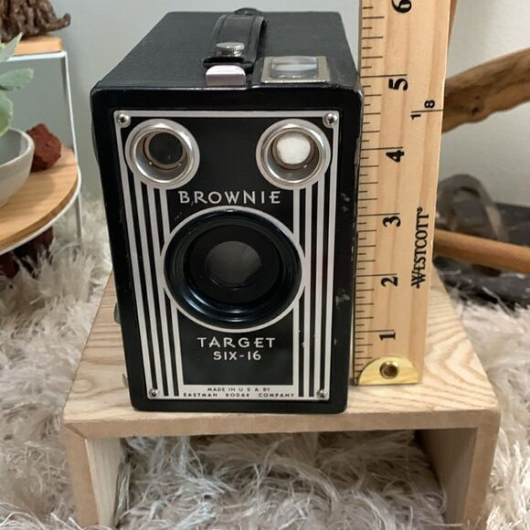 Vintage Brownie Box Camera Target SIX-16 Eastman Kodak Company - Picture 15 of 17